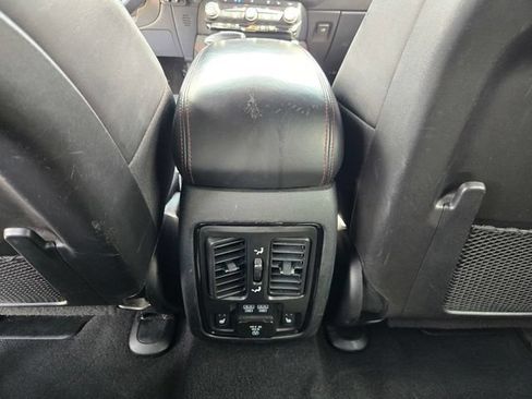 Used 2024 Dodge Durango GT AWD/4WD image 13