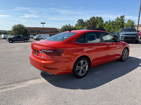 Used 2020 Volkswagen Jetta R-Line w/ R-Line Cold Weather Package FWD image 5