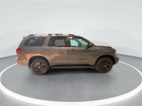 Used 2022 Toyota Sequoia TRD Sport AWD/4WD image 9