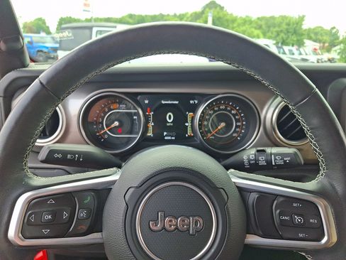 Used 2019 Jeep Wrangler Unlimited Sahara w/ Cold Weather Group AWD/4WD image 20