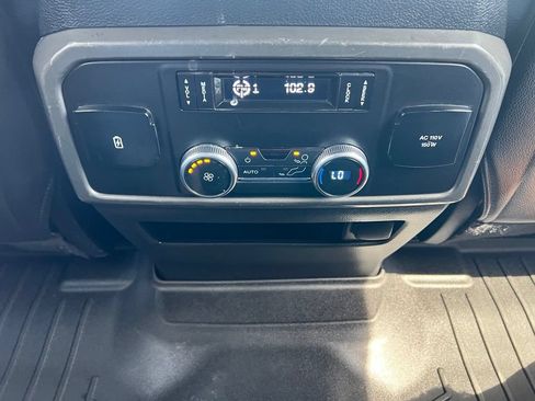 Used 2019 Ford Expedition Max XLT w/ Equipment Group 202A AWD/4WD image 24