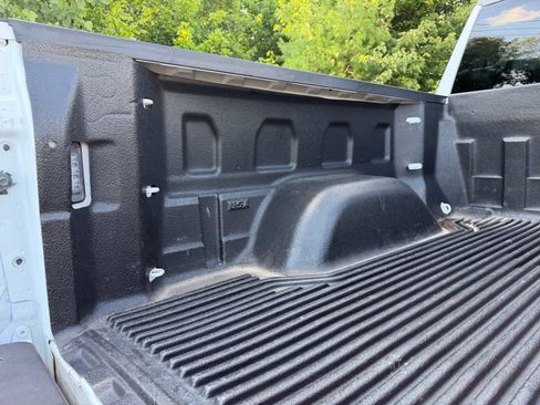 Used 2025 Chevrolet Silverado 1500 LT AWD/4WD image 19