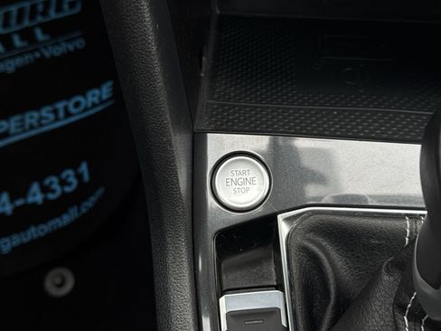 Certified 2022 Volkswagen Tiguan SE image 17