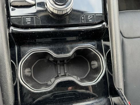 Used 2022 Jeep Grand Cherokee Limited w/ Luxury Tech Group II image 27