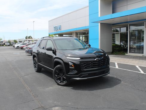 New 2026 Chevrolet Equinox LT w/ Midnight Edition FWD image 2