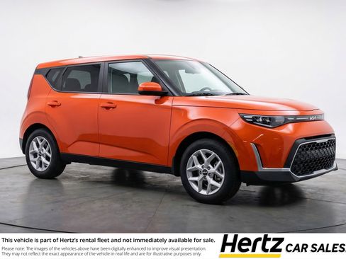Used 2025 Kia Soul LX w/ LX Technology Package FWD image 1