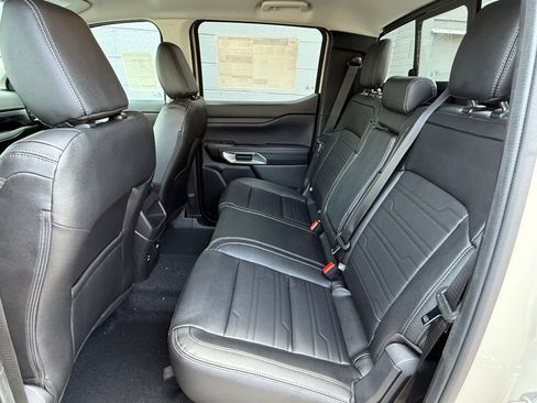 New 2025 Ford Ranger Lariat w/ FX4 Off-Road Package image 15