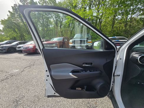 Used 2024 Nissan Kicks SR w/ SR Premium Package FWD image 20
