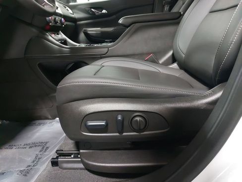 Used 2023 GMC Acadia SLT w/ Trailering Package image 33