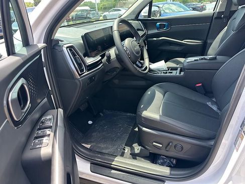 New 2025 Kia Sorento S image 12