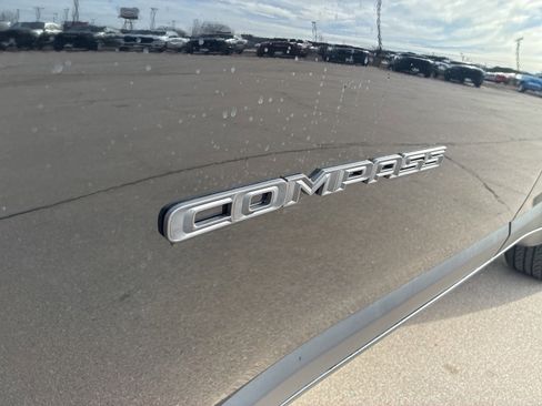 New 2026 Jeep Compass Latitude image 11