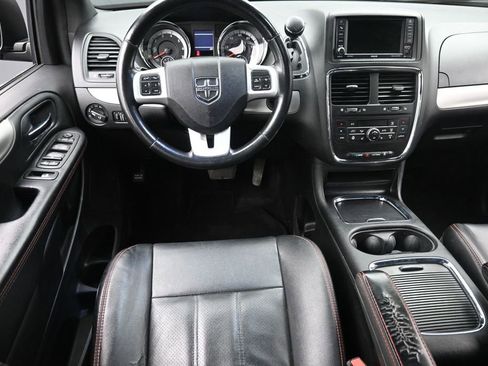 Used 2019 Dodge Grand Caravan GT FWD image 13
