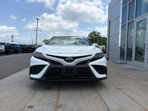 Used 2024 Toyota Camry SE FWD image 8