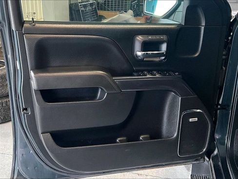 Used 2017 GMC Sierra 1500 SLT w/ All Terrain Package image 9