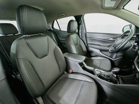 Used 2025 Buick Encore GX Preferred FWD image 30