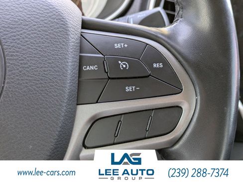 Used 2019 Jeep Cherokee Limited image 23