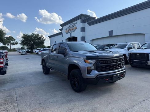 Used 2023 Chevrolet Silverado 1500 Custom Trail Boss AWD/4WD image 2