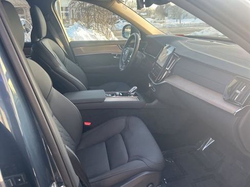 Used 2025 Volvo XC90 B6 Plus image 15