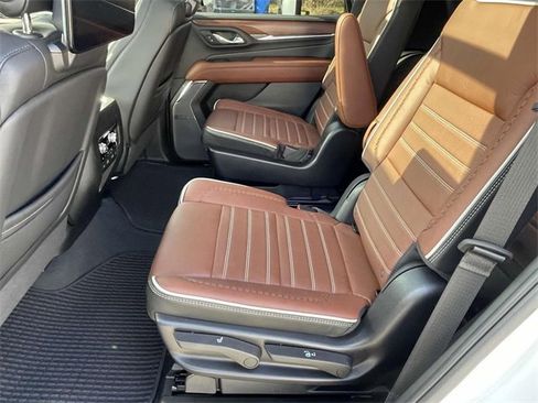 Certified 2023 GMC Yukon Denali Ultimate image 12