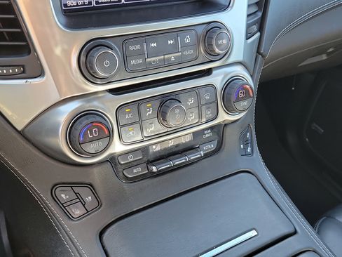 Used 2019 Chevrolet Suburban Premier image 20