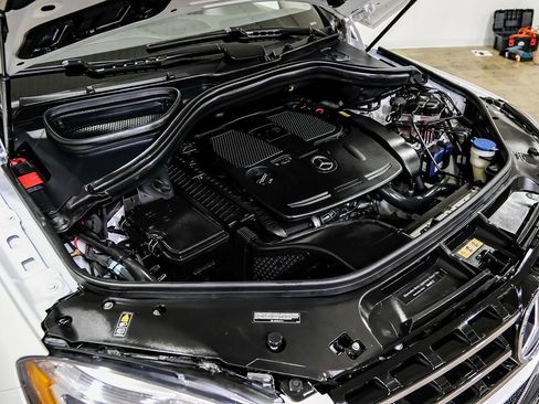 Used 2015 Mercedes-Benz ML 350 4MATIC w/ Premium 1 Package image 58