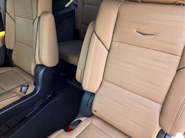 New 2026 Cadillac Escalade Luxury w/ Touring Package AWD/4WD image 17