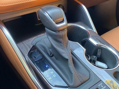 Used 2020 Toyota Highlander Platinum image 30