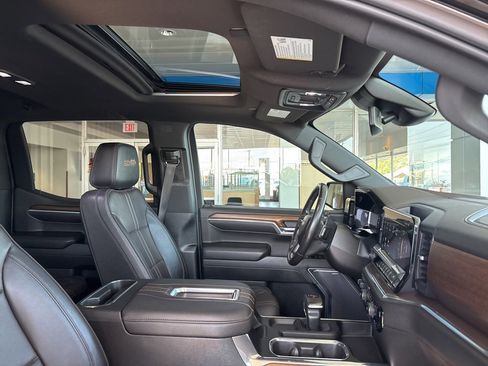 Used 2022 Chevrolet Silverado 1500 High Country w/ High Country Premium Package image 46