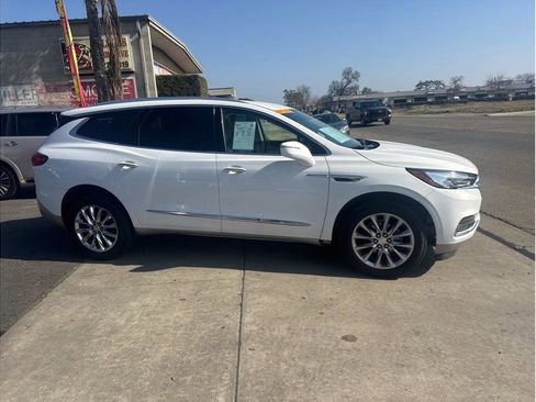 Used 2020 Buick Enclave Essence w/ LPO, Cargo Package FWD image 4