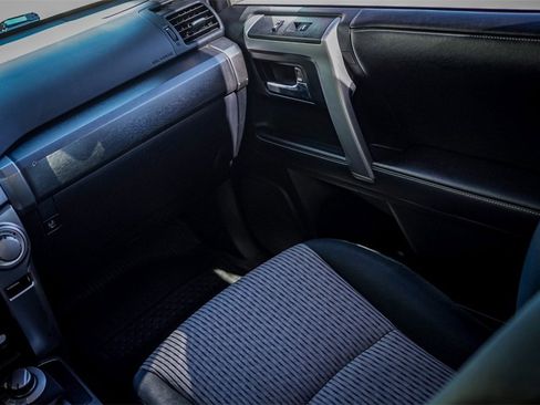 Used 2014 Toyota 4Runner SR5 image 25