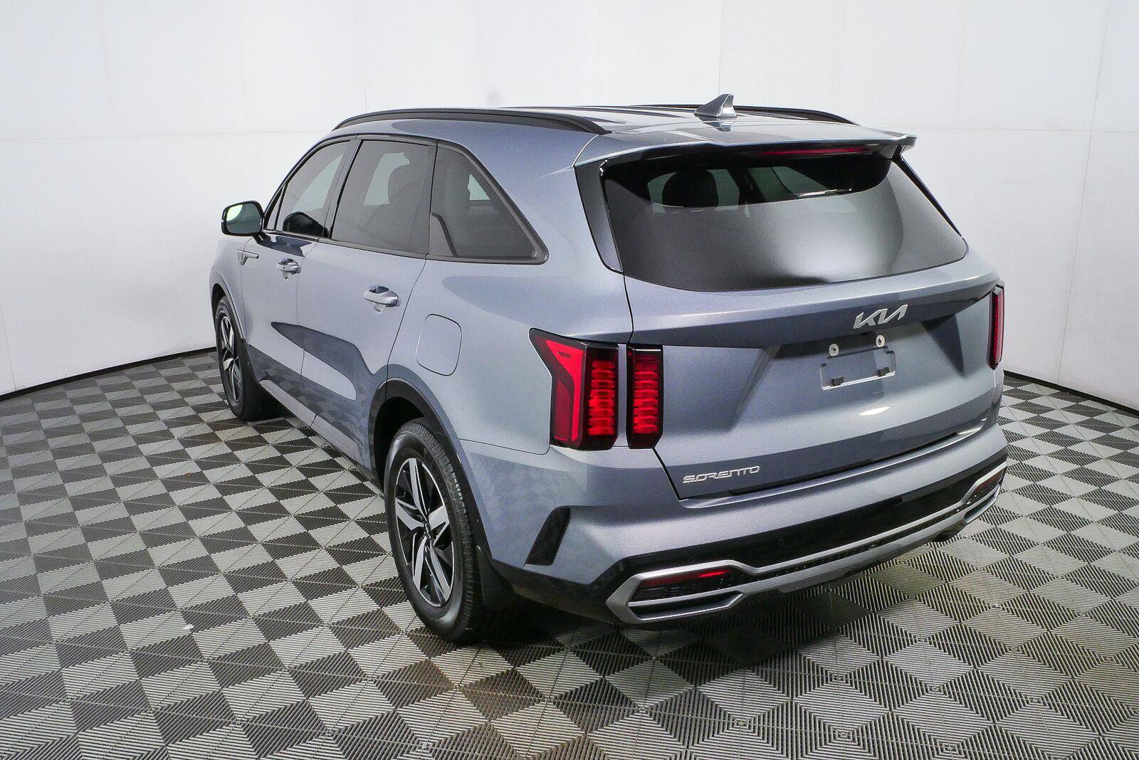Used 2023 Kia Sorento S FWD image 23