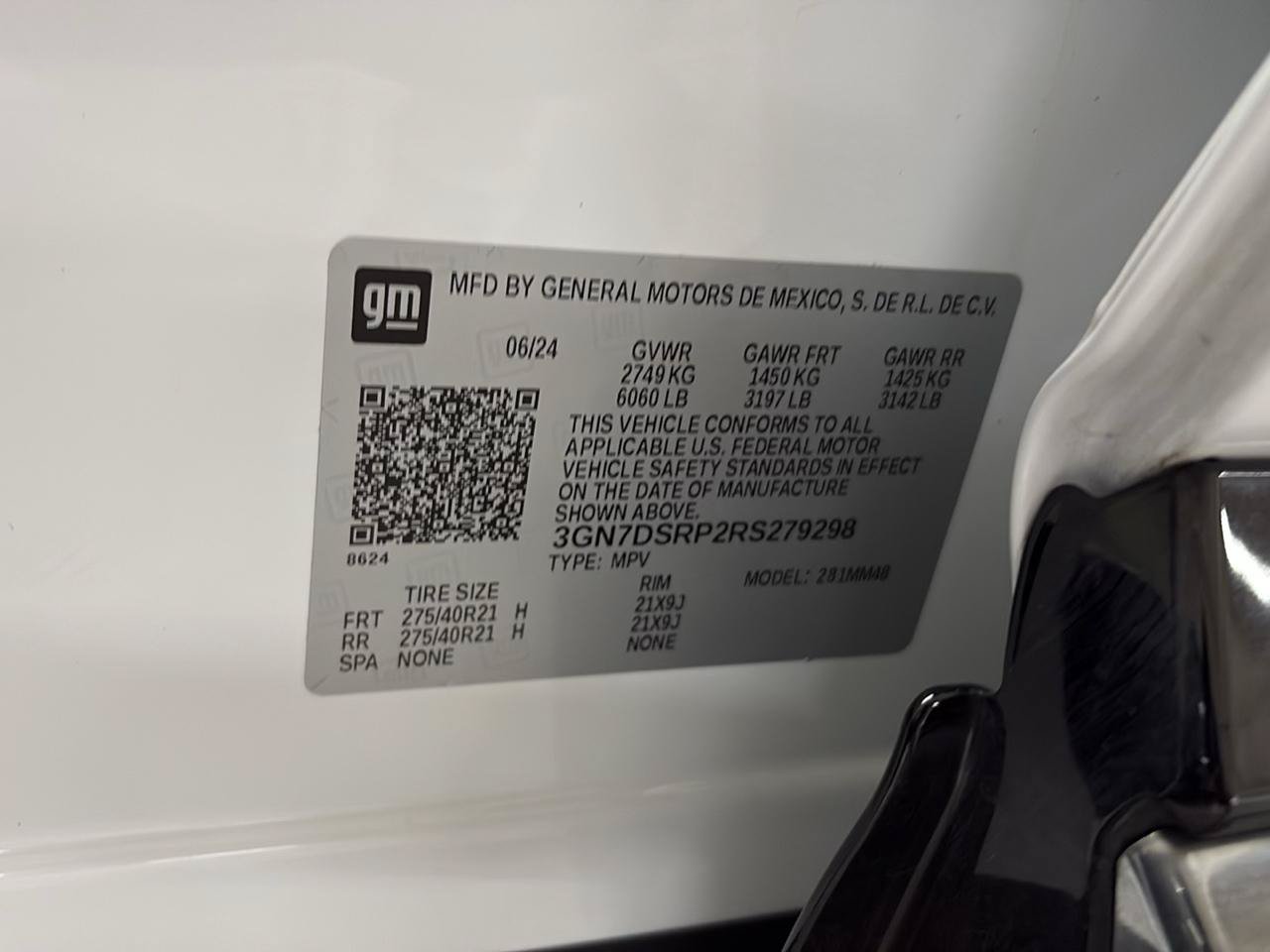 Used 2024 Chevrolet Equinox EV RS FWD image 25
