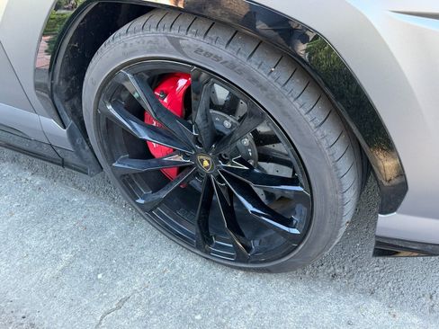 Used 2022 Lamborghini Urus AWD/4WD image 14