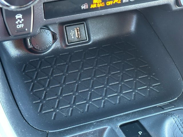Used 2025 Toyota RAV4 XLE AWD/4WD image 19