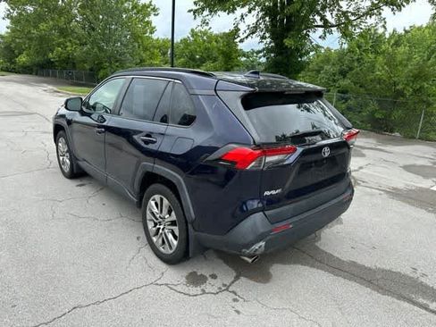 Used 2019 Toyota RAV4 XLE Premium w/ Cold Weather Package AWD/4WD image 19