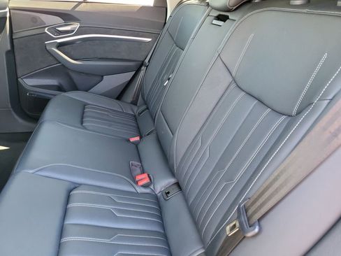 Used 2019 Audi e-tron Prestige w/ Prestige Package image 12