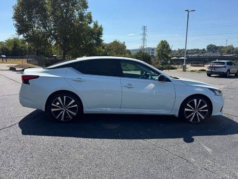 Certified 2021 Nissan Altima 2.5 SR FWD image 8