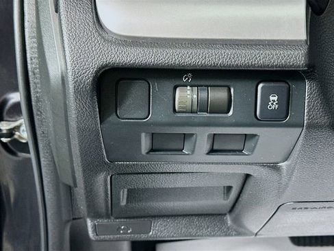 Used 2013 Subaru Crosstrek 2.0i Limited image 10