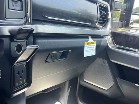 New 2026 Ford F250 Lariat w/ Tremor Off-Road Package AWD/4WD image 9