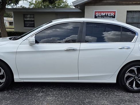Used 2017 Honda Accord EX-L image 2