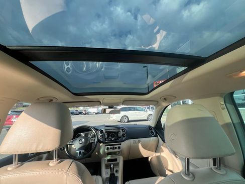 Used 2013 Volkswagen Tiguan SEL image 12