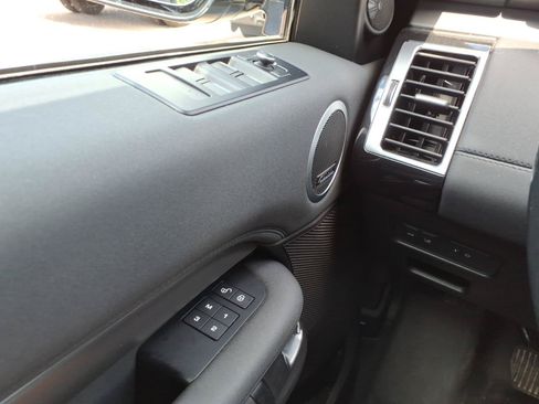 Used 2017 Land Rover Discovery HSE AWD/4WD image 19