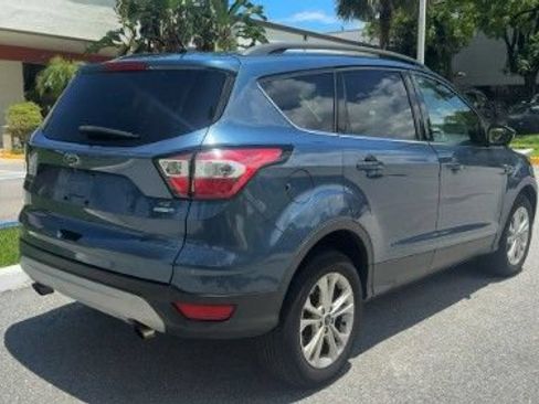 Used 2018 Ford Escape SE AWD/4WD image 2
