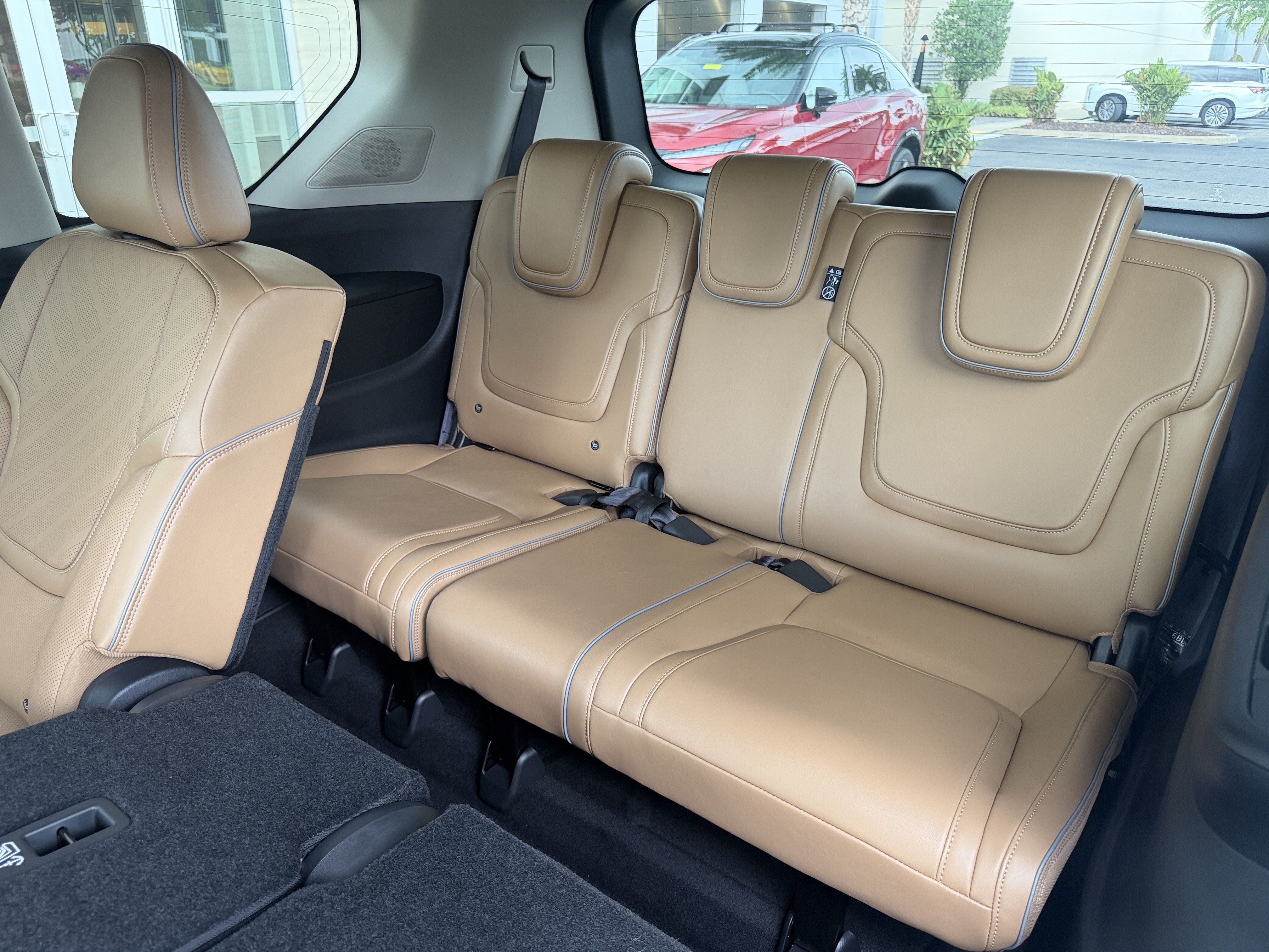 Certified 2027 INFINITI QX60 Luxe w/ Cargo Package FWD image 20