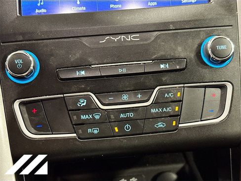 Used 2020 Ford Fusion SE image 17