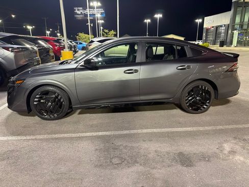 Used 2026 Nissan Sentra SR w/ Floor Mat Package FWD image 7