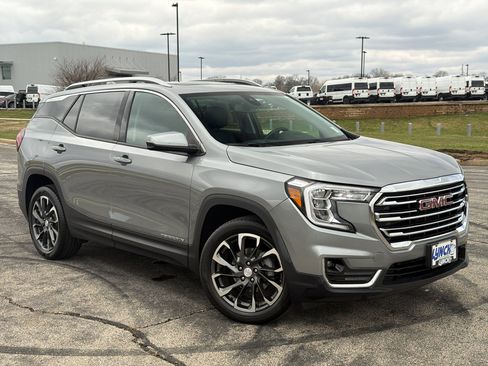 Used 2024 GMC Terrain SLT w/ Infotainment Package II AWD/4WD image 5
