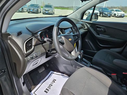 Used 2020 Chevrolet Trax LS w/ Tint and Cruise Package FWD image 21