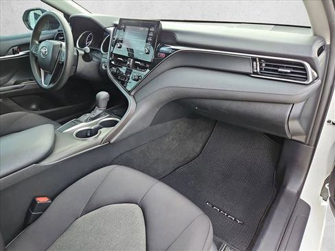 Used 2022 Toyota Camry LE w/ Convenience Package image 22