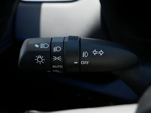 Used 2019 Toyota RAV4 XSE w/ XSE Weather Package AWD/4WD image 20